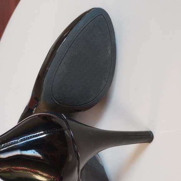 Jessica Simpson heels - Picture 4 of 4